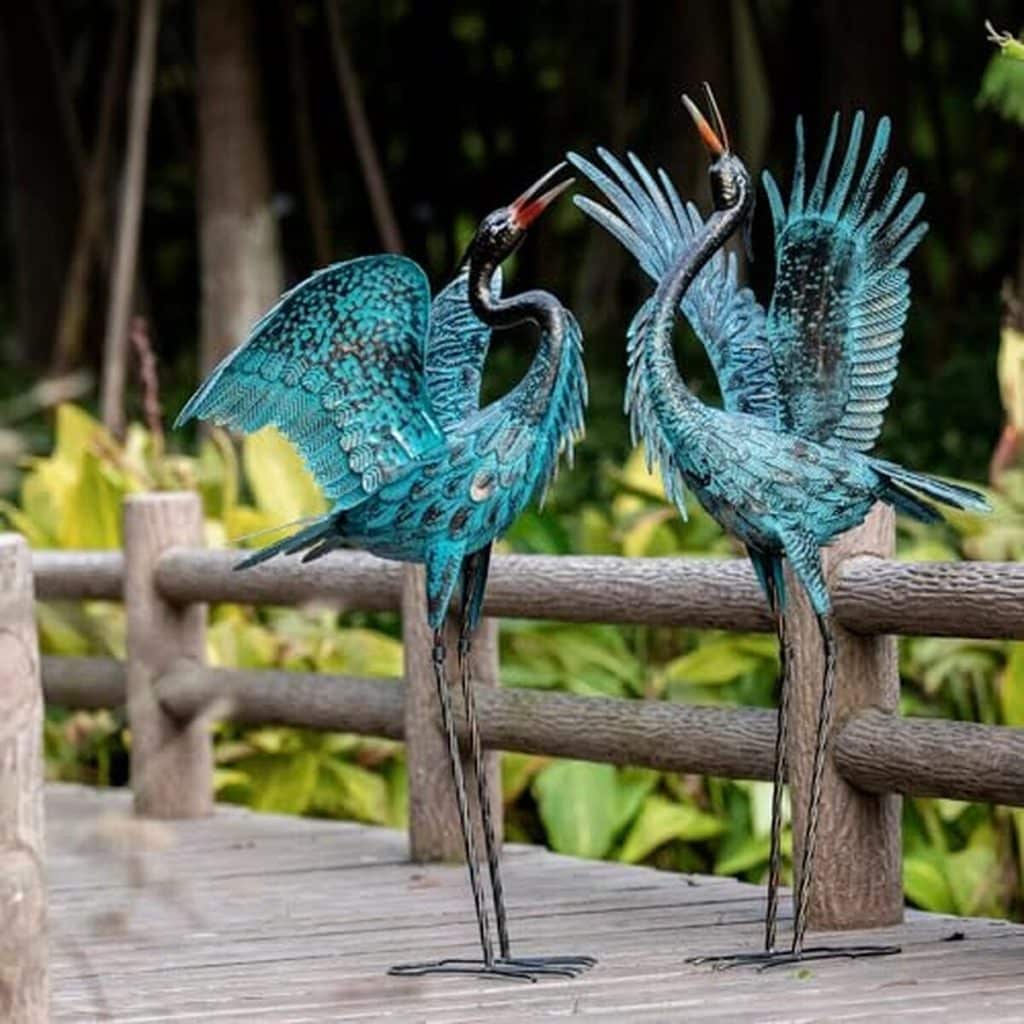 Avis sur les statues de grue Natelf : élégance pour votre jardin