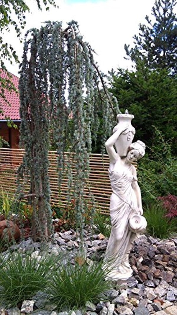 Découvrez notre évaluation de la statue de jardin Maia Grande : une touche d'élégance avec une résistance exceptionnelle au gel pour embellir votre extérieur.