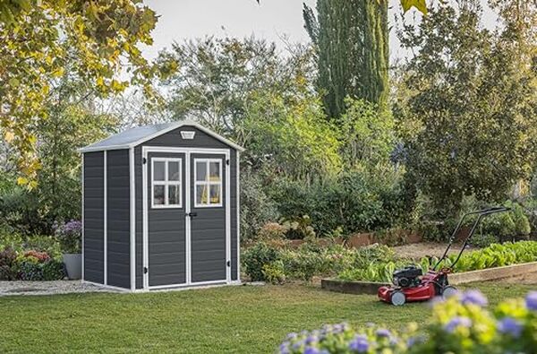 Découvrez notre test complet de l'abri de jardin en résine Premium 65Dd de Keter : qualité, fonctionnalités et conseils pratiques pour optimiser votre espace extérieur