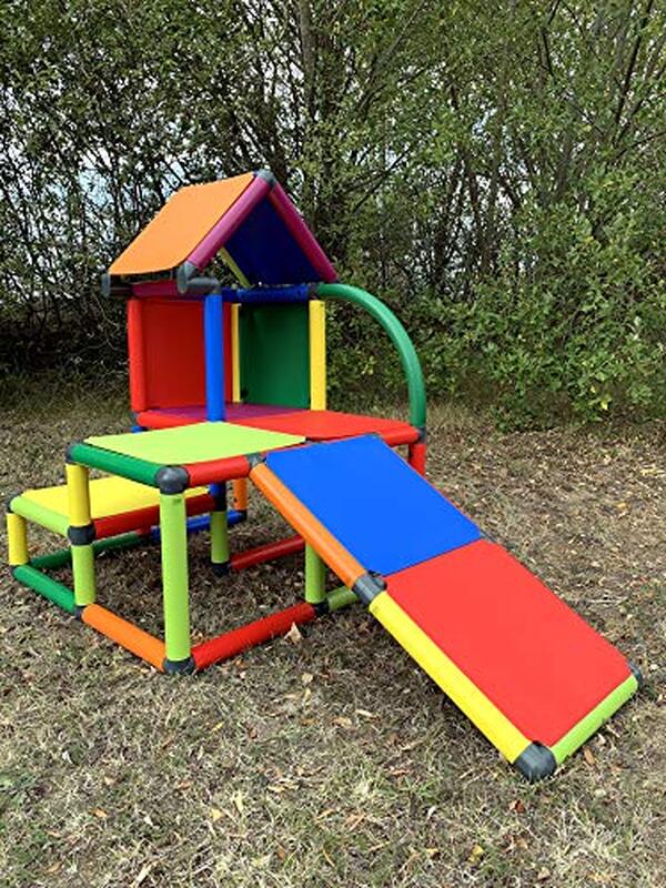 Découvrez notre test détaillé de la cabane multicolore move and stic Mila avec toboggan : un choix idéal pour des jeux en plein air stimulants et sécurisés pour vos enfants.
