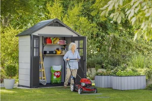 Découvrez notre avis détaillé sur l'abri de jardin Keter Oakland 754 : un espace de rangement de 2, 4m² alliant style et fonctionnalité pour embellir votre extérieur.