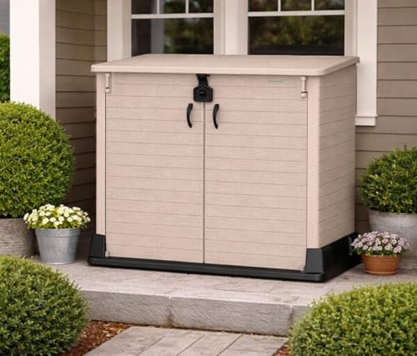 Découvrez le Duramax StoreAway, un abri de jardin de 850L combinant praticité et durabilité. Idéal pour préserver vos outils et équipements extérieurs.