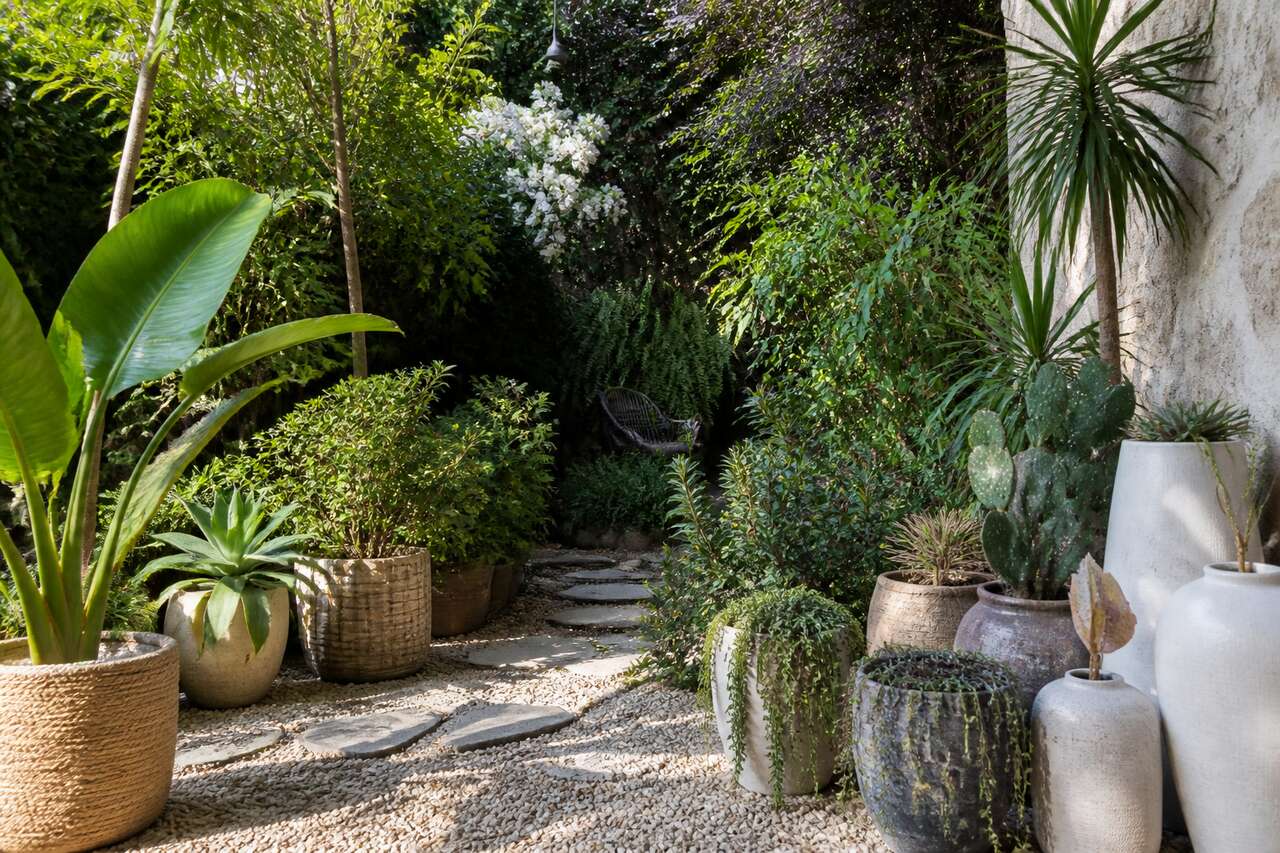 Plantes et contenants: cr&eacute;er un jardin boh&egrave;me avec du relief
