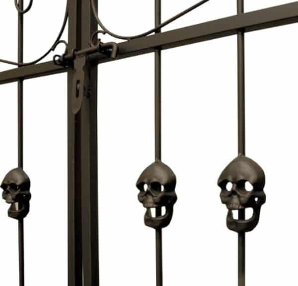 Découvrez notre test complet de l'arche métal P'TIT Clown pour Halloween : design effrayant, qualité et conseils pour une décoration réussie. 